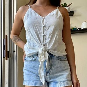 Francesca’s white scallop tank